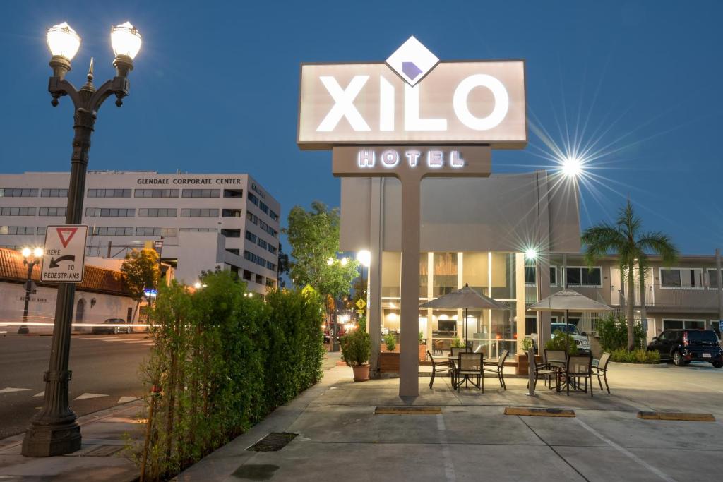 Afbeelding uit fotogalerij van Hotel Xilo Glendale in Glendale