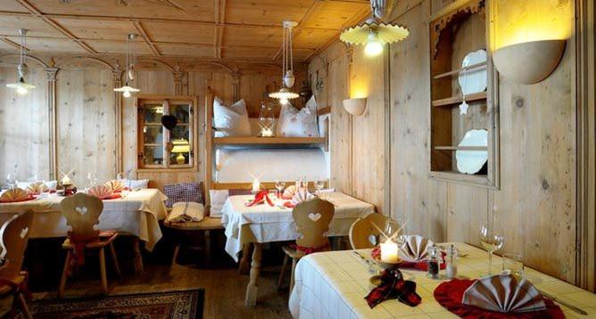 Restaurace v ubytování Hotel Luianta