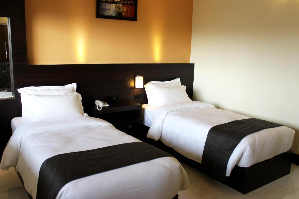 Hotel Grand Tizu - Deluxe Doppelzimmer Mit Zwei Doppelbetten - Non AC