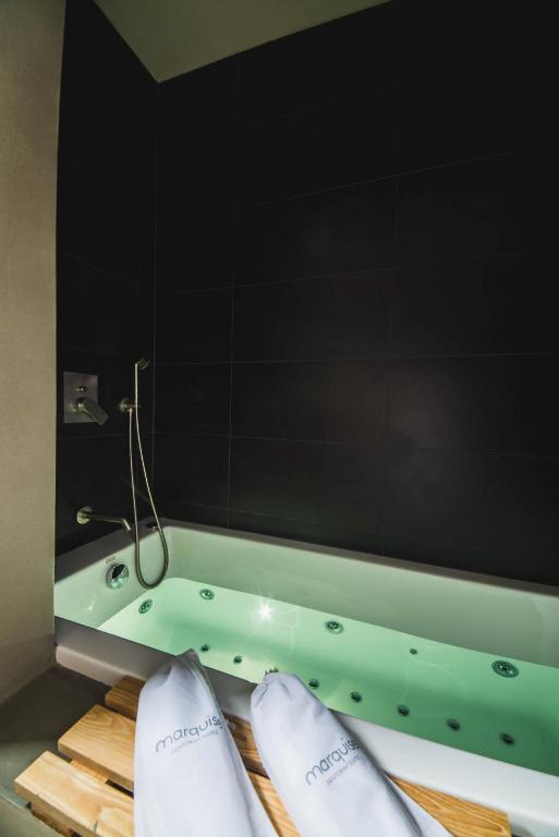 Marquise Suites - Adults Only - 5