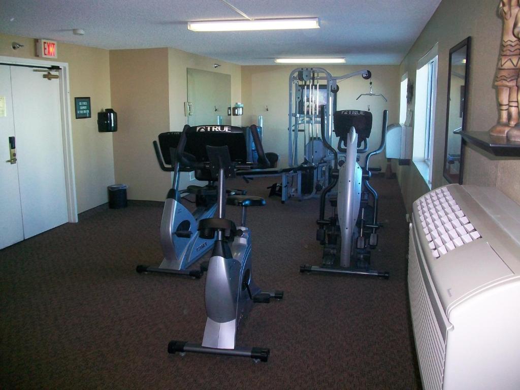 Fitness centrum a/nebo fitness zařízení v ubytování Avi Resort & Casino