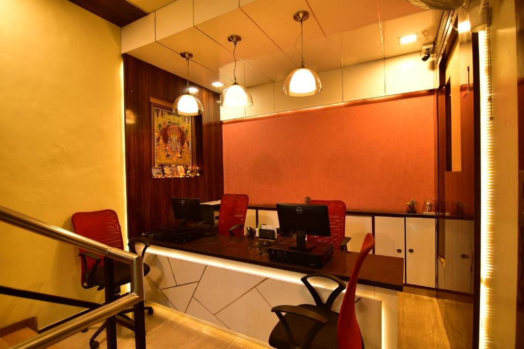 Posezení v ubytování MY Bizz Hotel Sapna