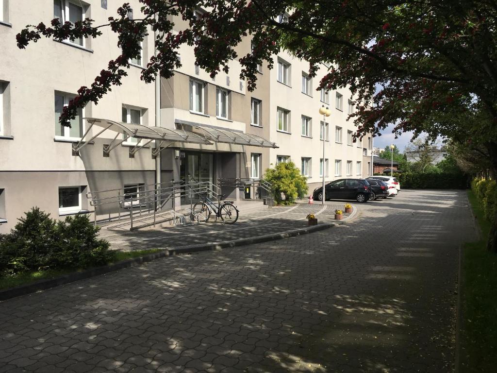 Το κτήριο όπου στεγάζεται  το ξενοδοχείο διαμερισμάτων