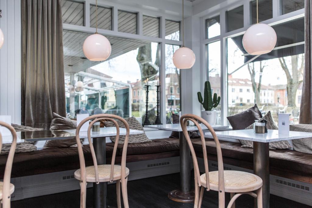 Restaurace v ubytování Stadshotellet Lidköping