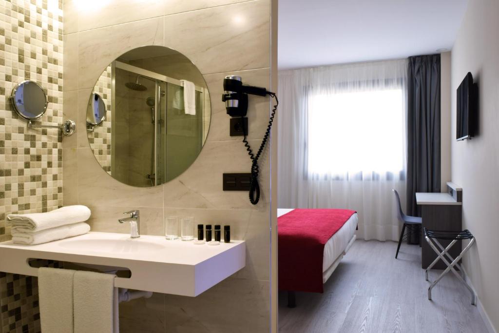 Koupelna v ubytování Hotel New Bilbao Airport