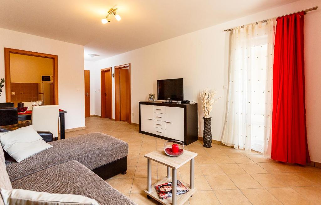 Mare & Mons Seafront Apartments - 19