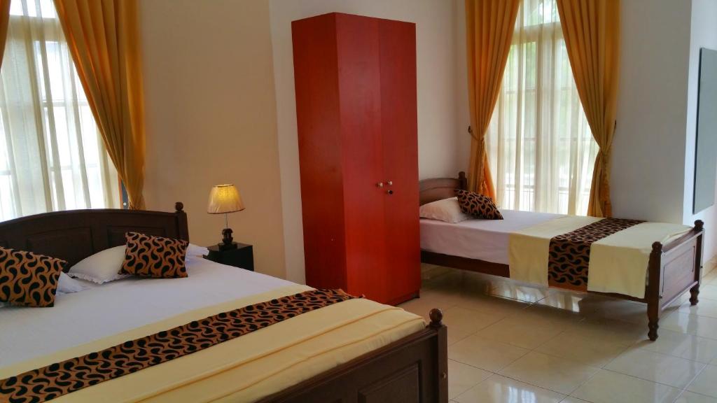 Holiday Fashion Inn - 6