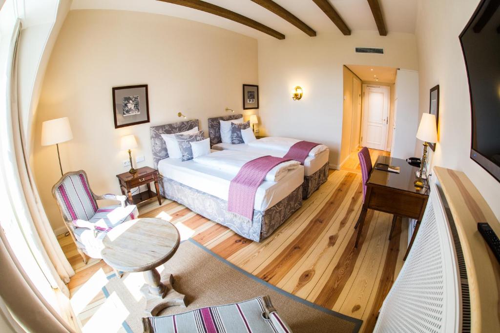 Hotel Schloss Leitheim - Twin Room With Shower