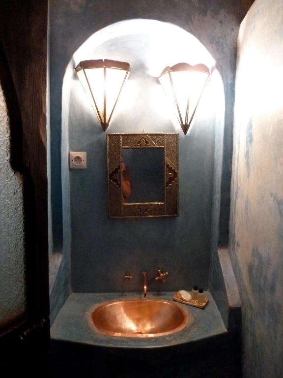 Un baño de Riad Cascades d'Ouzoud