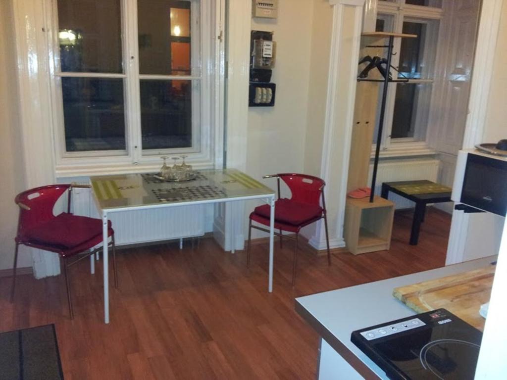 Danube Bridge Apartments - One-Bedroom Apartment (4 Adults)