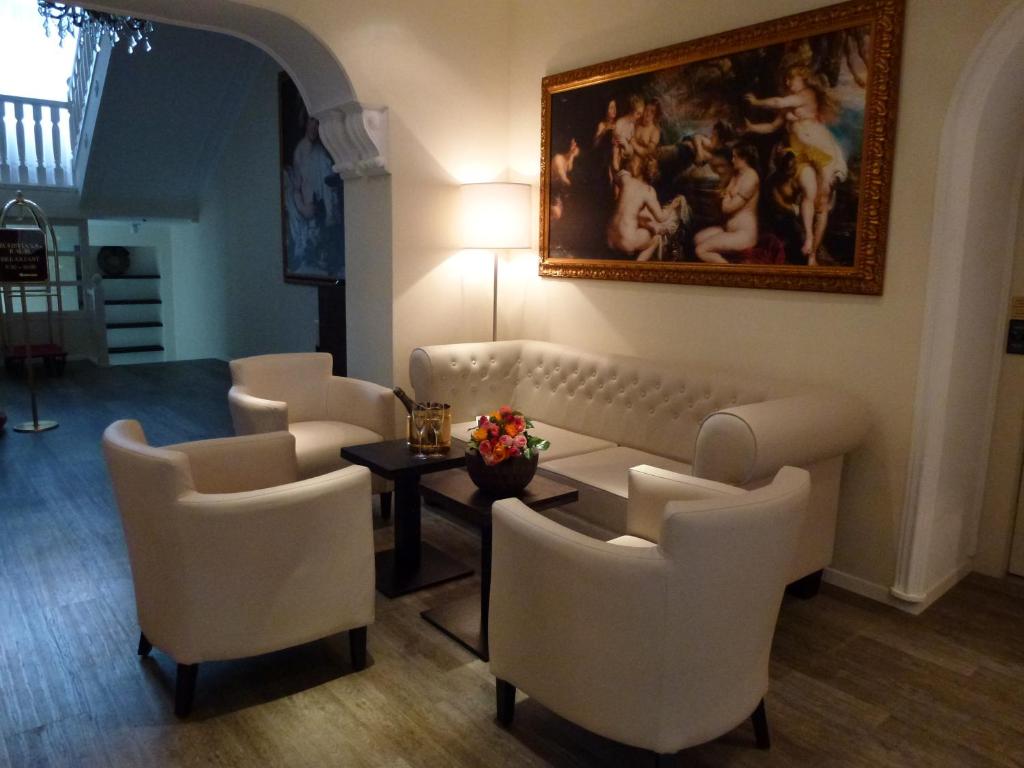 Posezení v ubytování Milbor Hotel