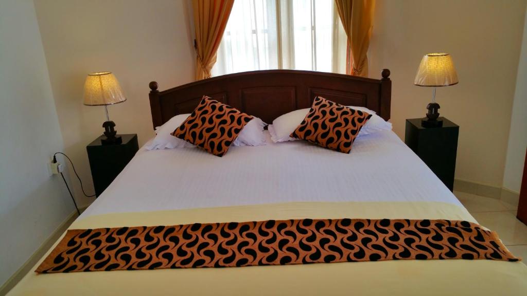 Holiday Fashion Inn - 4