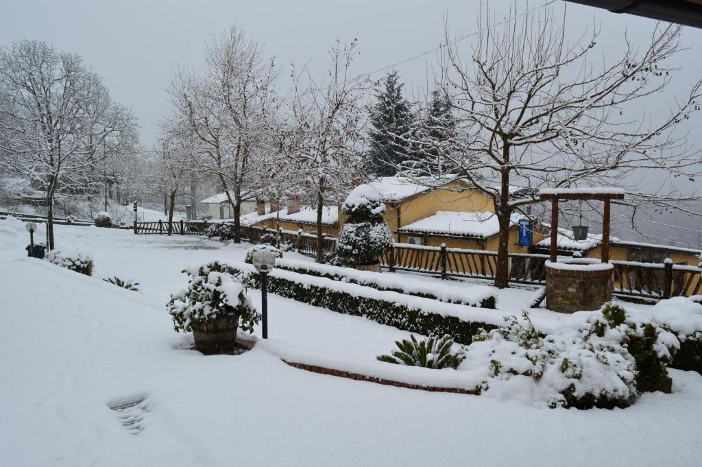 Obiekt Agriturismo E Turre zimą
