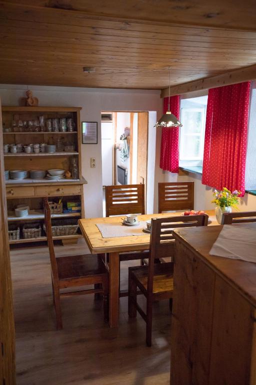 Fotografia z galérie ubytovania Achentaler Bauernhäusl v destinácii Achenkirch