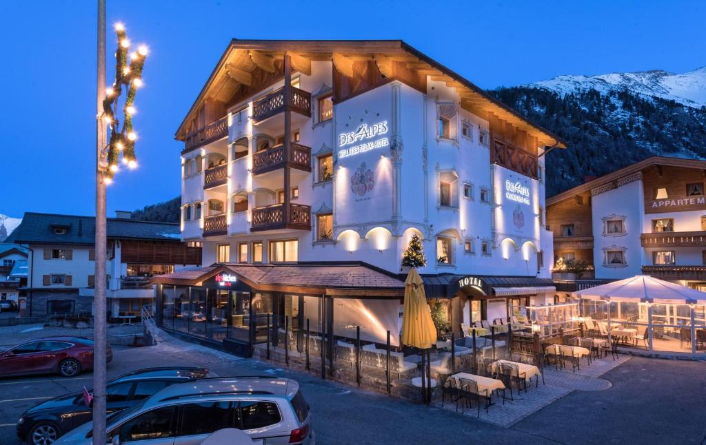 Nespecifikovaný výhled na hory nebo výhled na hory při pohledu z hotelu