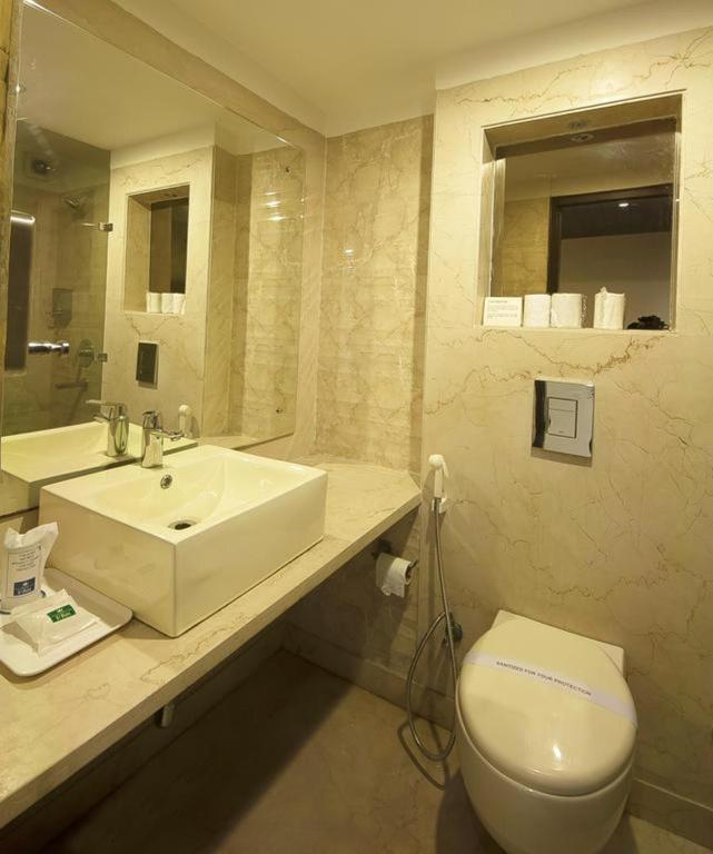 امکانات Hotel Le Roi Near New Delhi Railway Station - تصویر ۴