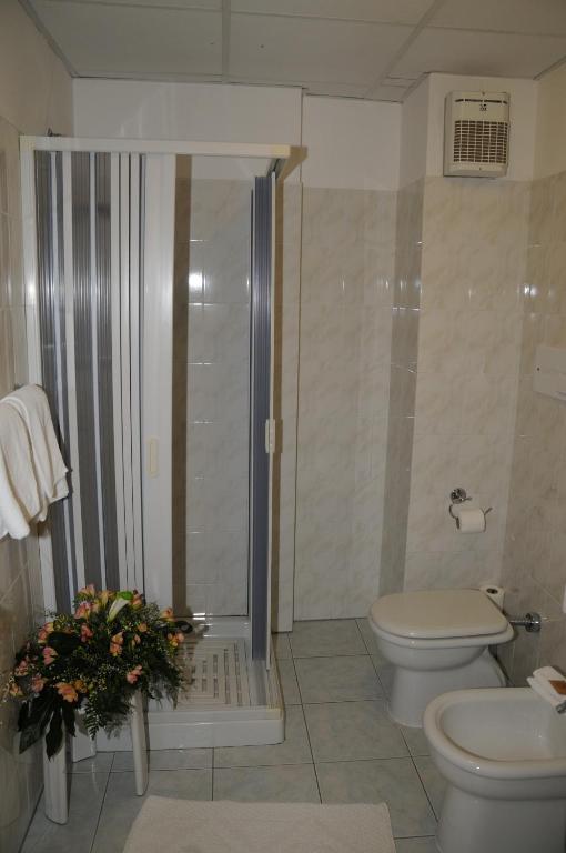 A bathroom at Hotel Kiris