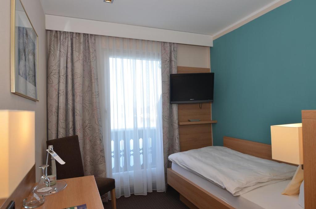 Seehotel Grauer Bär - Single Room - Mountain And Street Side