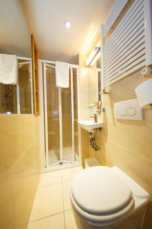 رزرو هتل، Studios2Let | 09197245266
