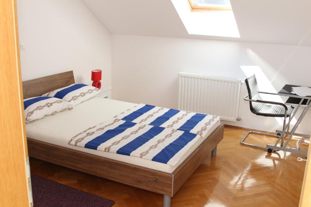 Posteľ alebo postele v izbe v ubytovaní Apartments "Pavić" near Zagreb Airport