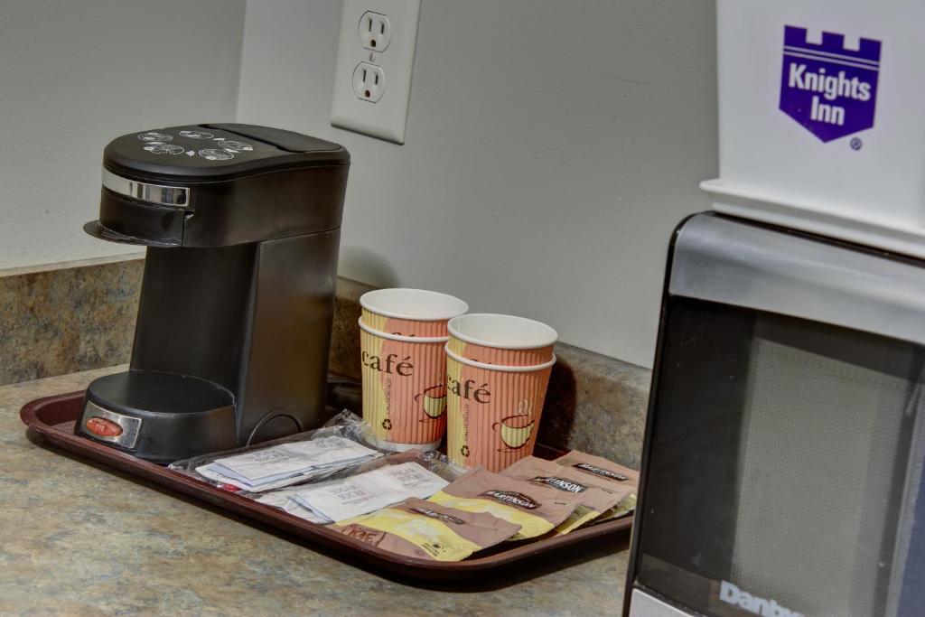 Knights Inn Kamloops - Resim 44