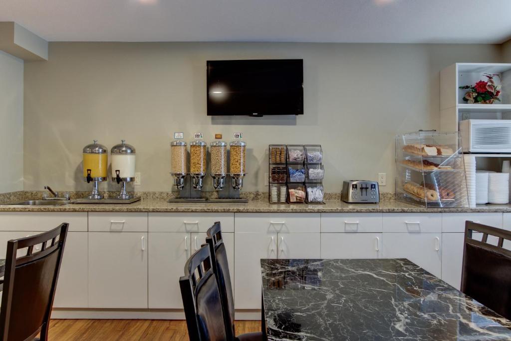 Knights Inn Kamloops - Resim 25