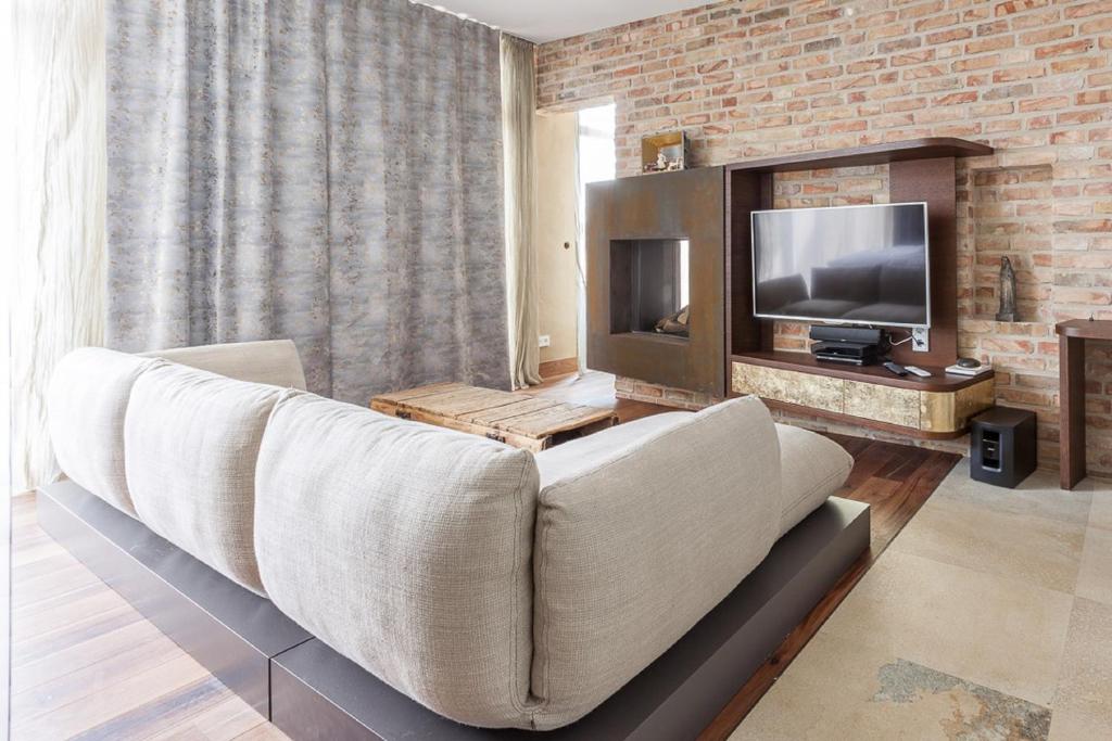 TV a/nebo společenská místnost v ubytování Ringelnatz Inselhotel