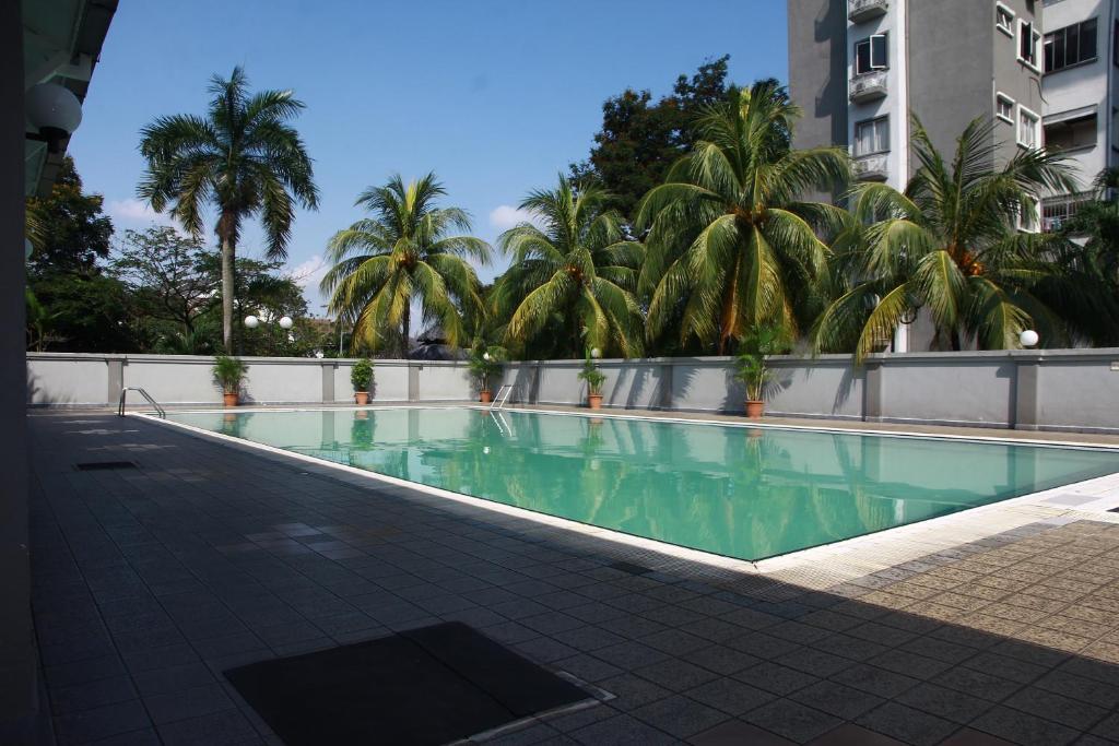 สระว่ายน้ำที่อยู่ใกล้ ๆ หรือใน Karisma Homestay Sri Permata Condo Section 9 Shah Alam