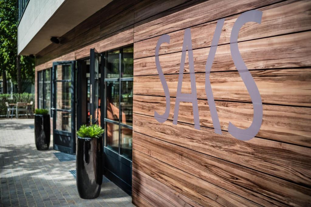 SAKS Urban Design Hotel Frankfurt - Resim 25