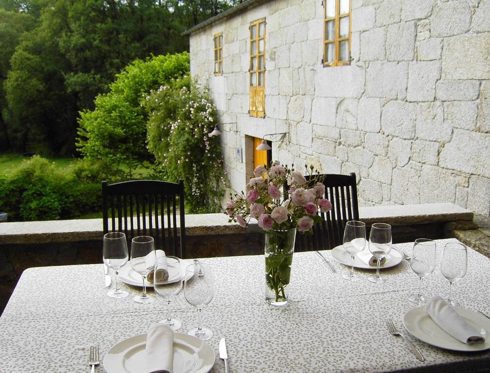 A garden outside Fervenza Casa Grande & Restaurante