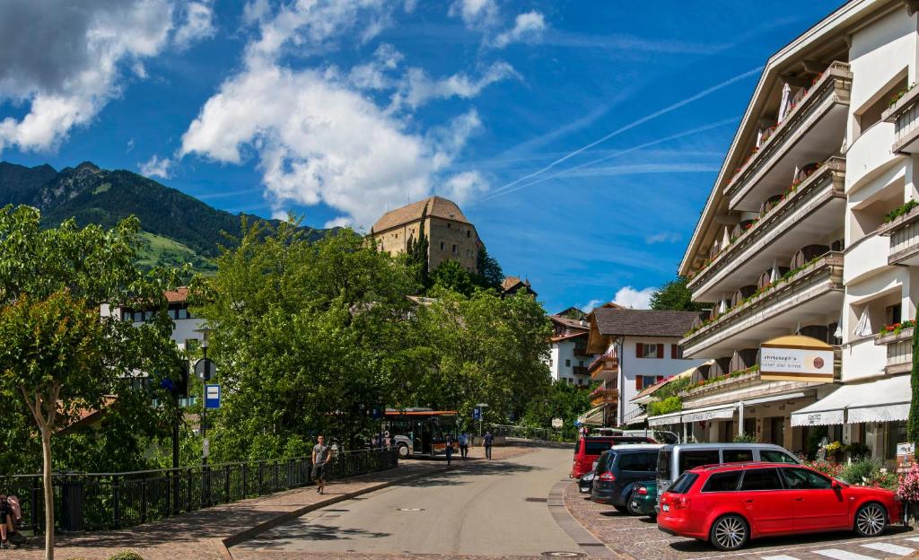 Nespecifikovaný výhled na hory nebo výhled na hory při pohledu z hotelu