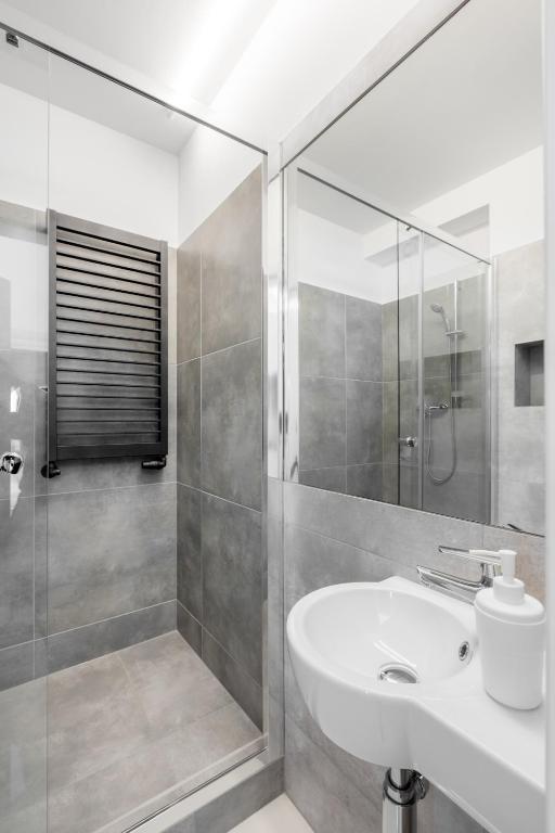 Koupelna v ubytování Sport Rooms II Chodakowska Warszawa