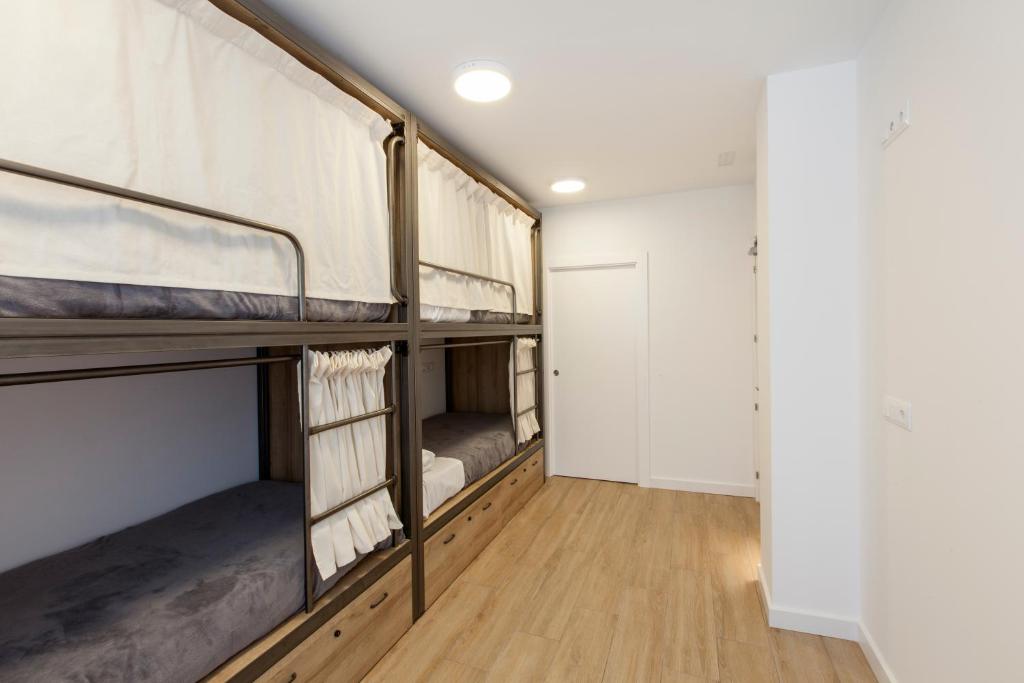 Winederful Hostel & Café - 3