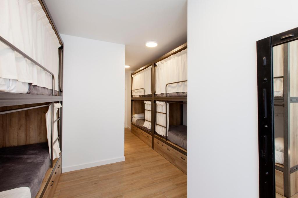 Winederful Hostel & Café - 6