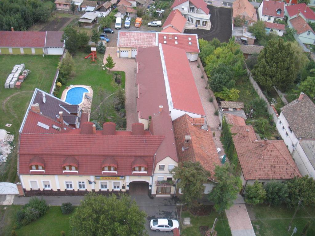 Basen w obiekcie Kenguru Panzió lub w pobliżu
