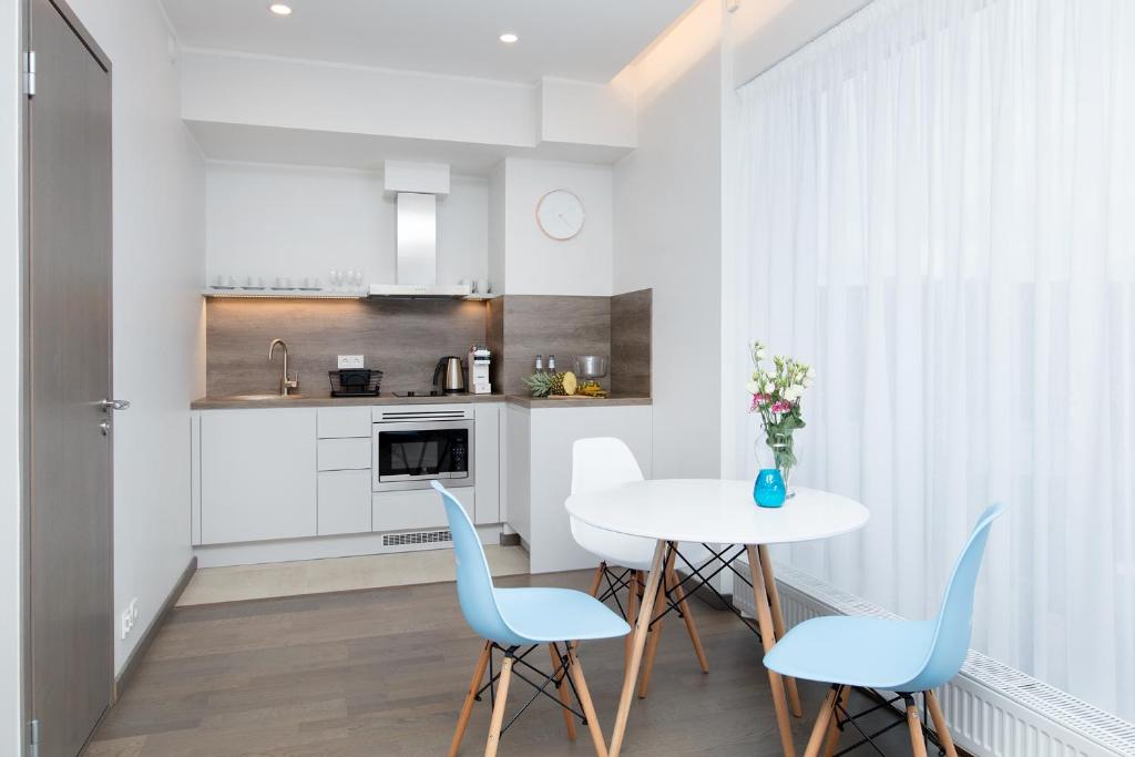 8ERA Business Executive Rotermanni Apartments - Studio With Balcony And Rooftop Access 5A