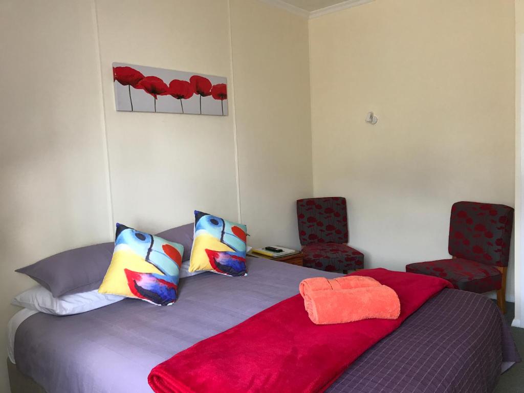 Picton House B&B and Motel