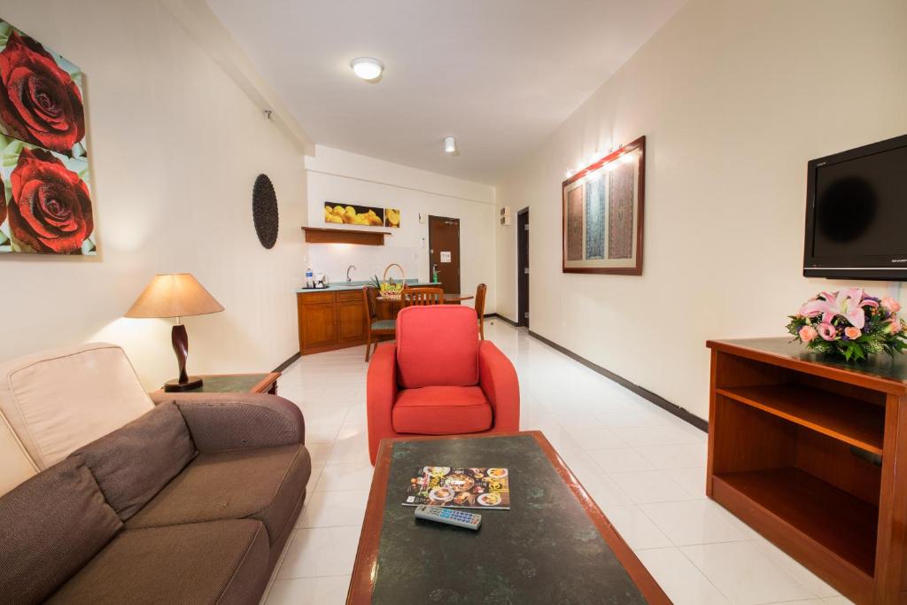 Rainbow Paradise Beach Resort - Deluxe 1 Bedroom Twin