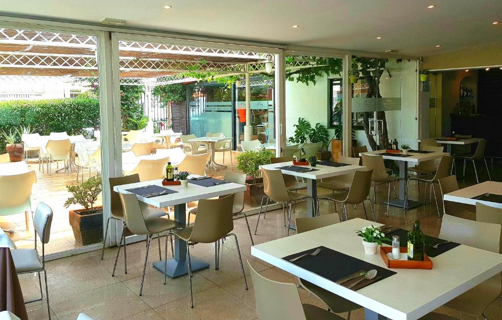 Restaurace v ubytování Campomar Playa