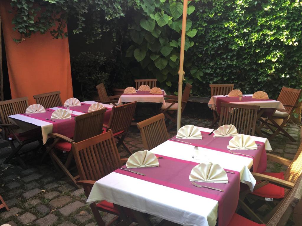 Restaurace v ubytování Eberl Hotel Pension München Feldmoching
