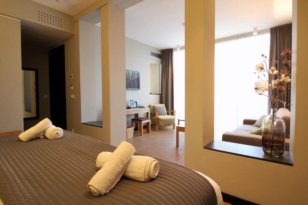 The Bank Hotel - Resim 13