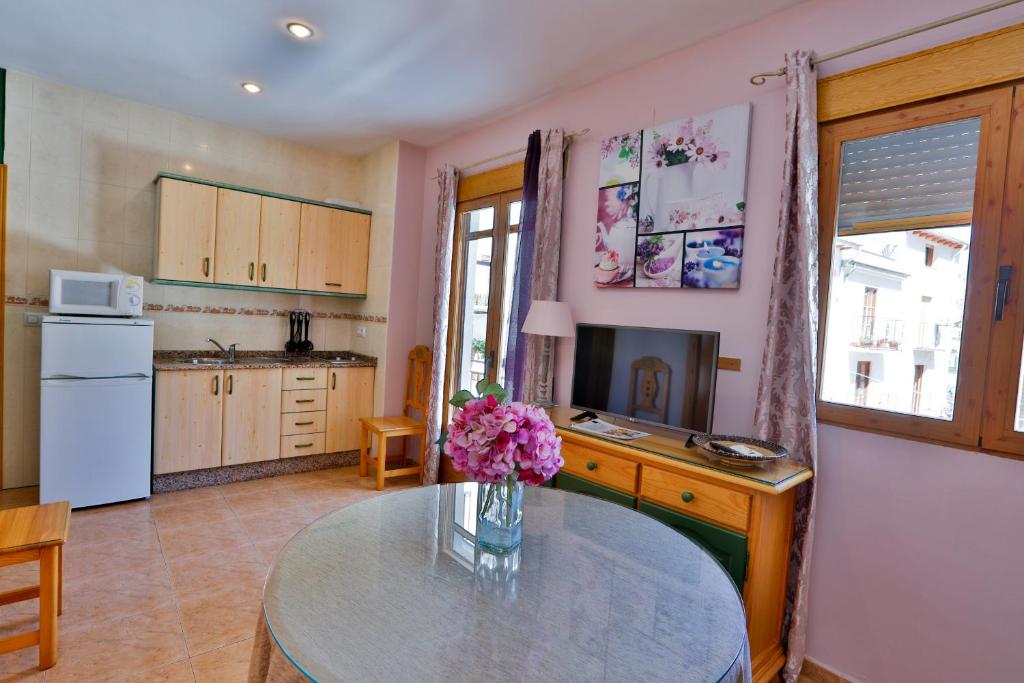 Kuchnia lub aneks kuchenny w obiekcie Apartamentos Castillo Cazorla
