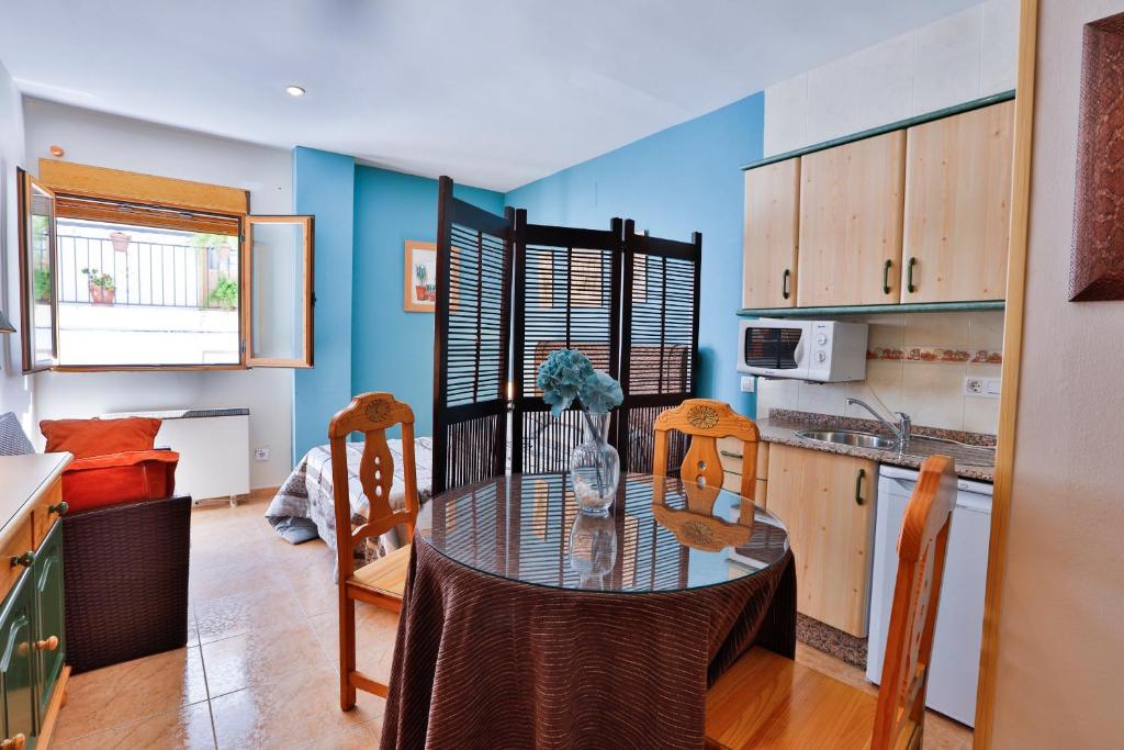 Kuchnia lub aneks kuchenny w obiekcie Apartamentos Castillo Cazorla