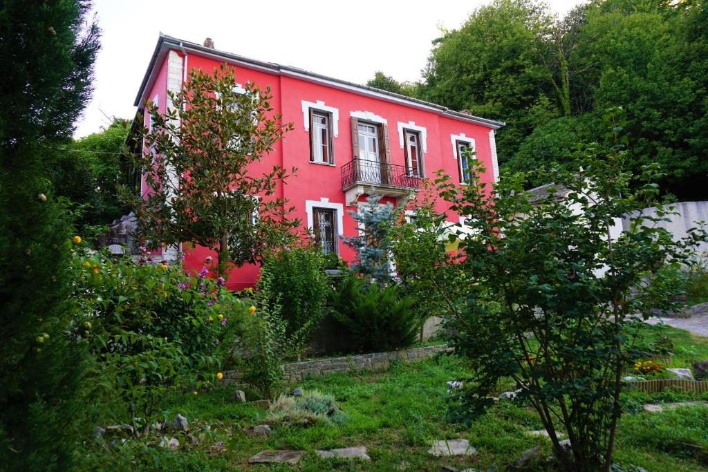 Vonkajšia záhrada v ubytovaní Red Villa's Guesthouse