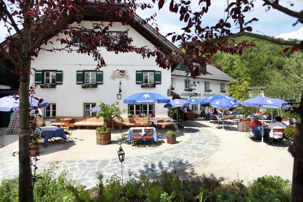 Gallery image of Landgasthof & Restaurant Batzenhäusl in Sankt Gilgen