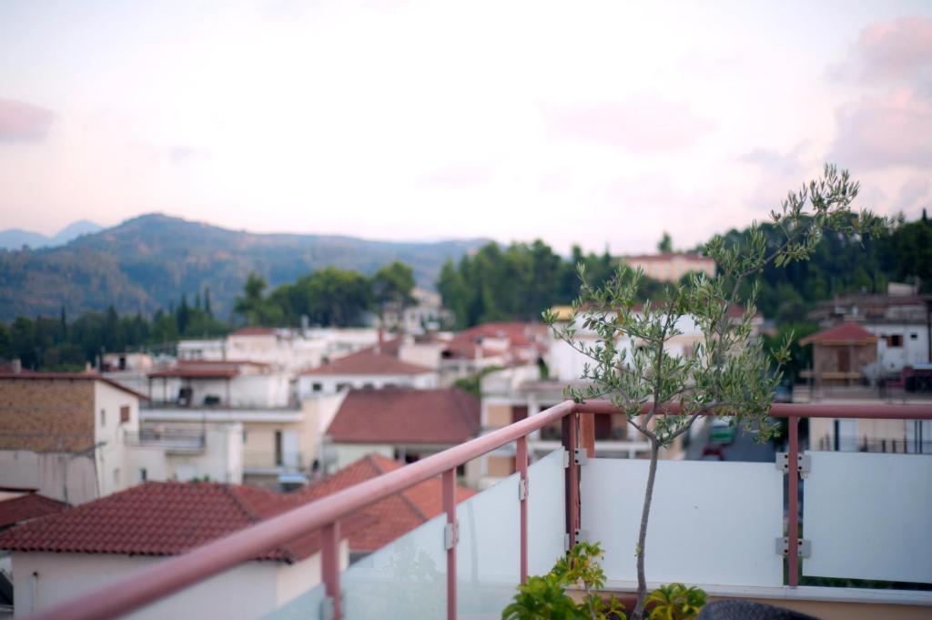 Nespecifikovaný výhled na hory nebo výhled na hory při pohledu z hotelu