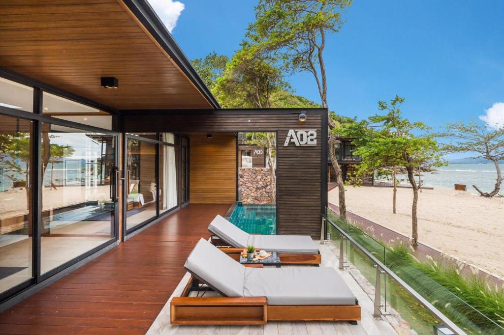 The Cabin Beach Resort - 9