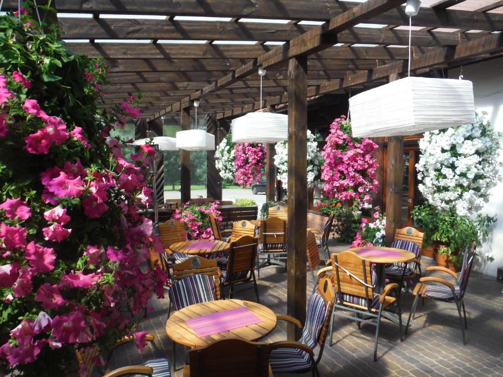 Restaurace v ubytování Zajazd Biały Młyn