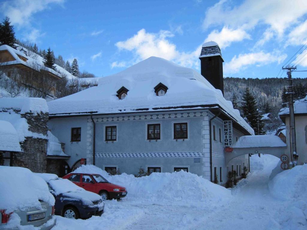 Penzion Klopacka during the winter