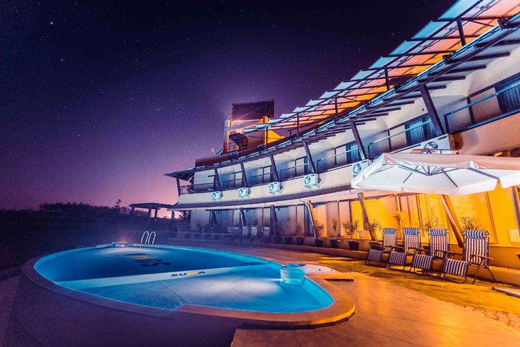 Bazén v ubytování SUMA Adventure and Resort nebo v jeho okolí